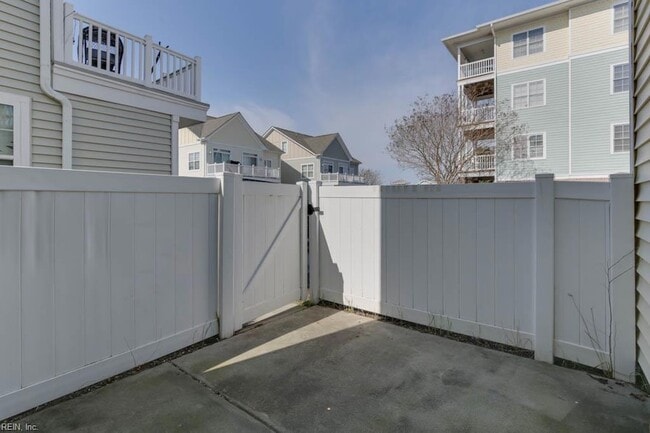 Building Photo - 4138 Seafarer Ave