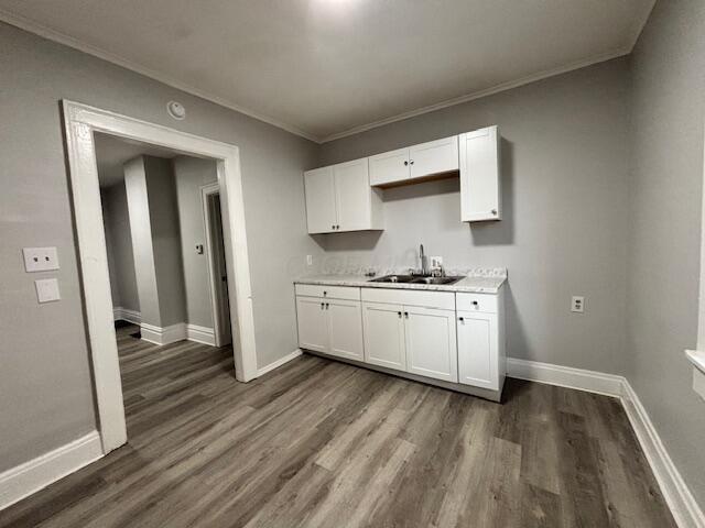 Building Photo - 823 Oakwood Ave