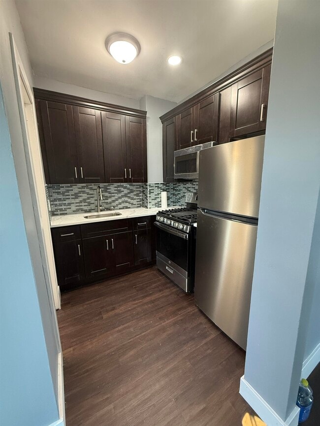 Building Photo - 205 Duncan Ave