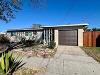 Building Photo - Beautiful Rental Home – Prime Location & Move-In Ready!