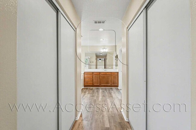 Building Photo - Inviting 4-Bed, 3-Bath Home In Sunny Winchester!