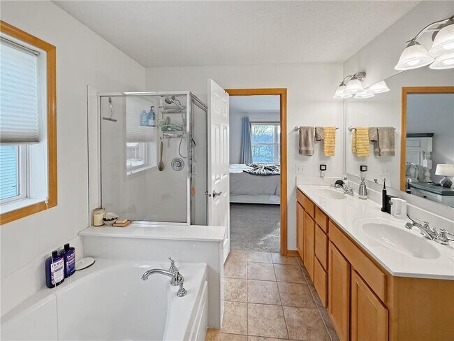 Building Photo - 4591 Empress Way N