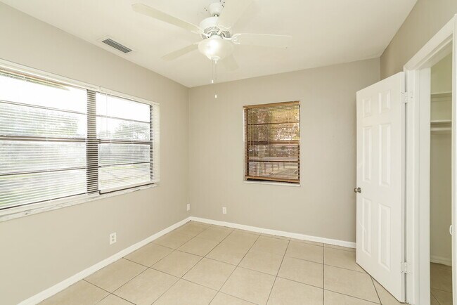 Building Photo - 4307 Brooks Ave