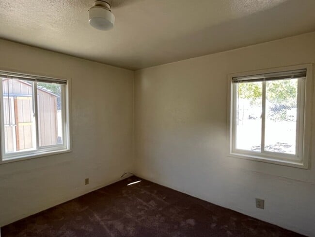 Building Photo - Charming 3 Bedroom 1 Bath Home in Bishop's...