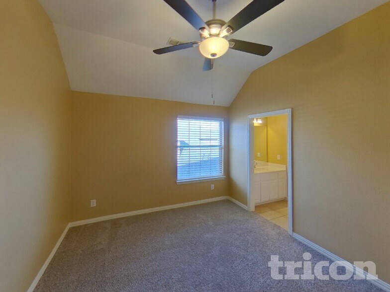 Building Photo - 7729 Glencrest Dr