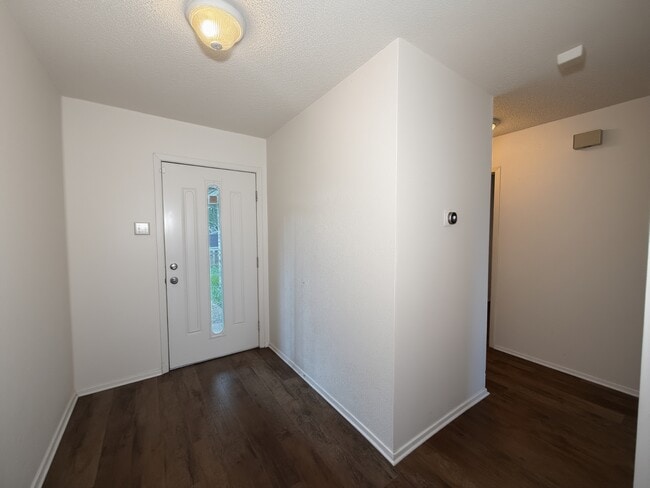 Building Photo - 925 Boone Dr