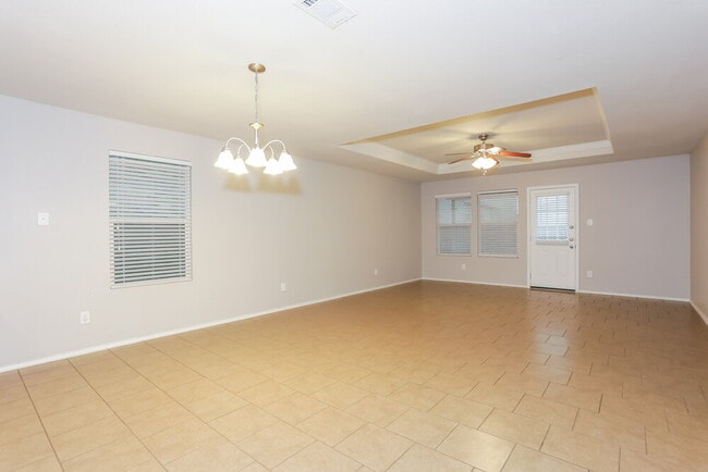 Building Photo - 128 Feverbush Dr