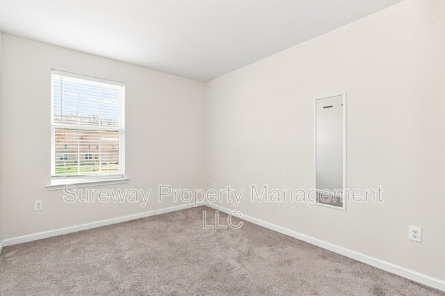 Building Photo - 336 Mazzeo Dr