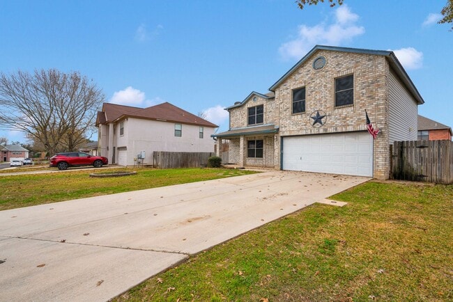 Building Photo - Spacious Two-Story Home in Schertz, TX