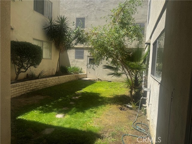 Building Photo - 475 E Cypress Ave