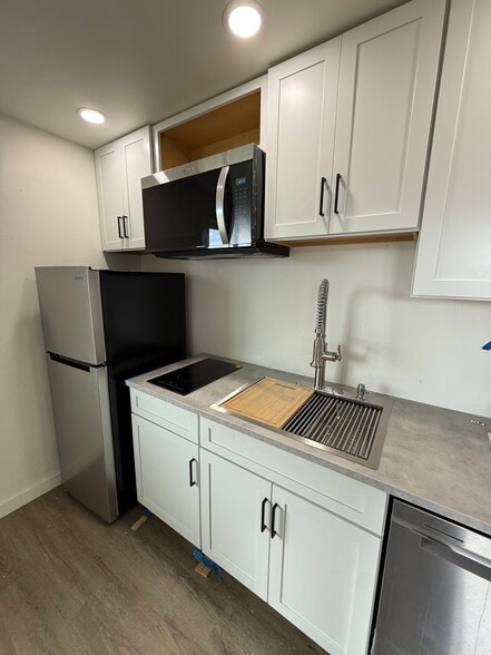 Building Photo - 103 A St