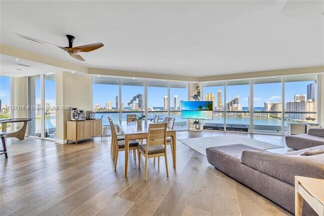 Building Photo - 2600 Island Blvd
