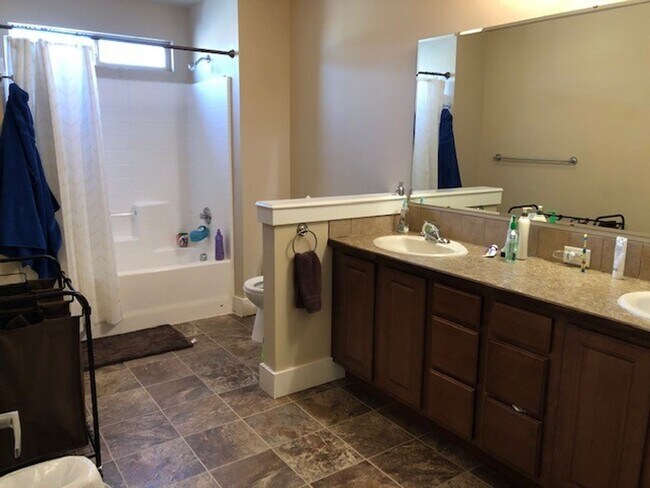 Building Photo - 9965 W Rosecroft Ct