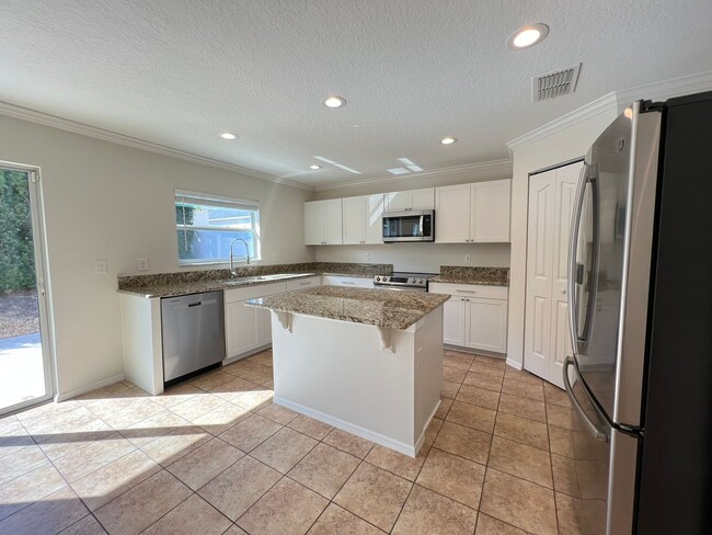 Building Photo - The perfect House for rent in Clermont!