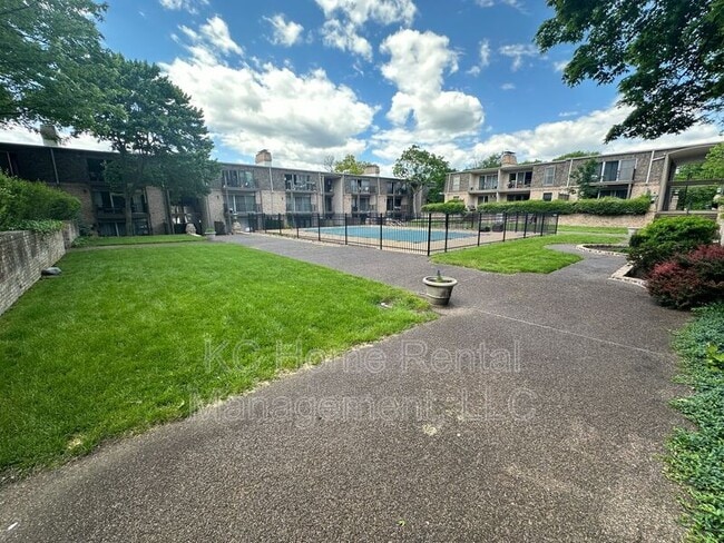 Building Photo - 5197 W 75th St