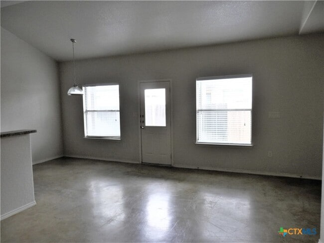 Building Photo - 331 Oelkers Dr