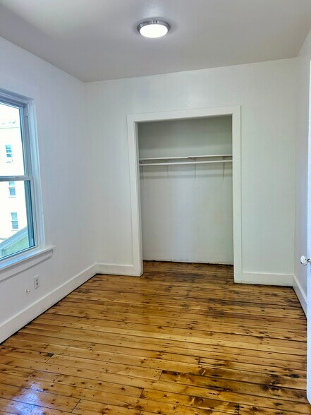 Building Photo - 59 Cotter Ct