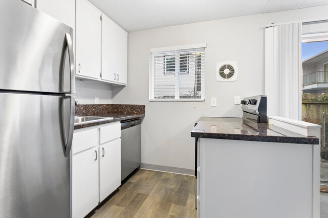 Building Photo - The Sandpiper