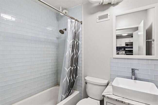 Building Photo - 620 Peachtree St NE