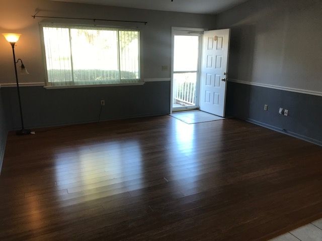 Building Photo - Charming clean 2/2 home in Palm Cay 55