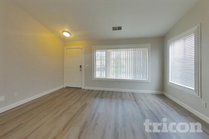 Building Photo - 1436 Northwood Dr
