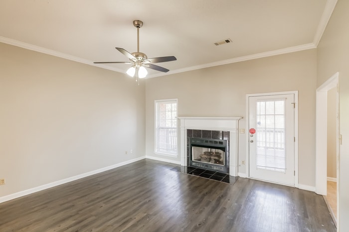 Building Photo - 8747 Rolling Hills Dr