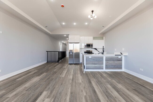 Building Photo - 5809 S Indiana Ave