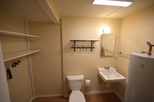 Building Photo - 2 bed 1.2 bath in Sequim