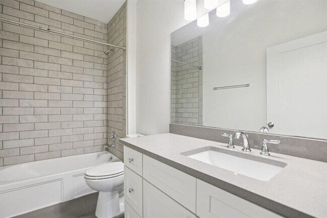 Building Photo - 908 Nueces St