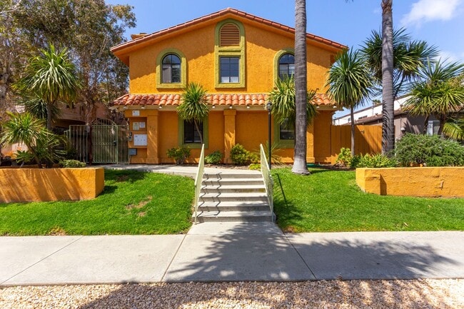 Primary Photo - COMING SOON! 3BR Townhouse with Washer/Dry...