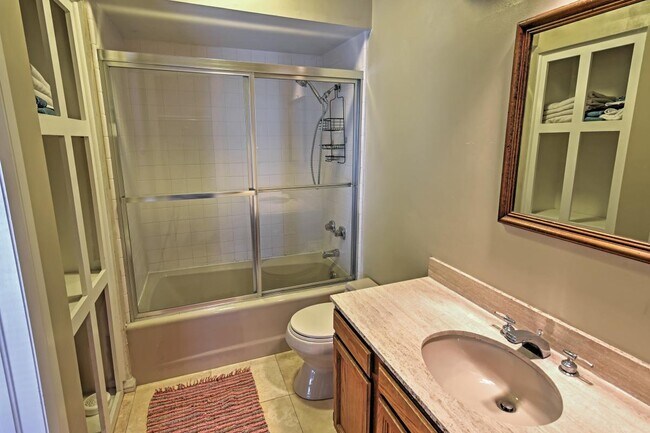 Building Photo - 600 NW 4th St