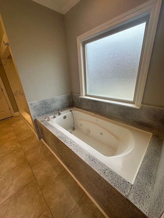 Building Photo - 514 Sapphire Dr
