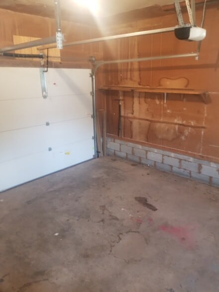 Building Photo - 405 4th Ave