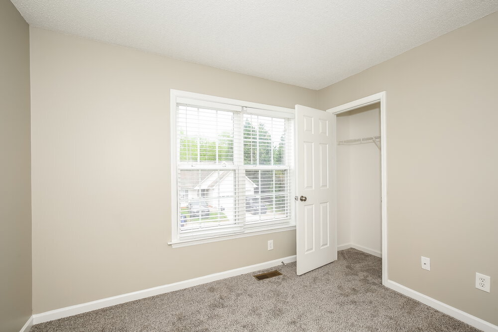 Building Photo - 330 Braeburn Dr