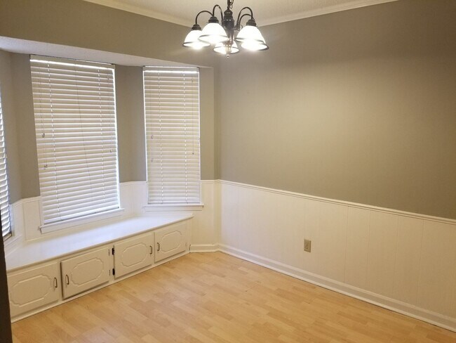 Building Photo - 3 BD, 2 BA, Home in Jacksonville