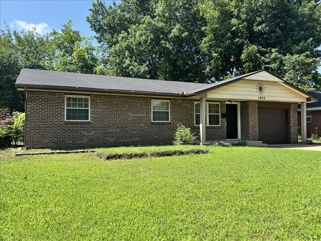 Building Photo - 1622 Denison Dr