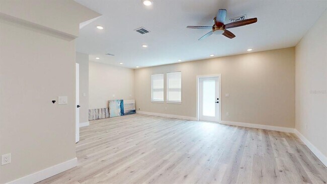 Building Photo - 2738 16th Ave N