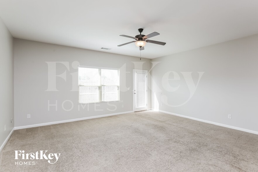 Building Photo - 4221 Weeping Willow Dr