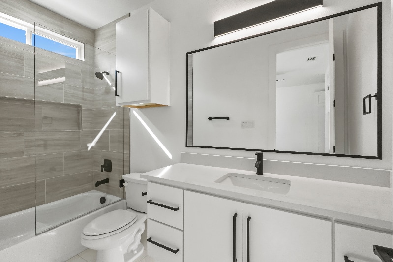 Building Photo - 1404 Hamburg St