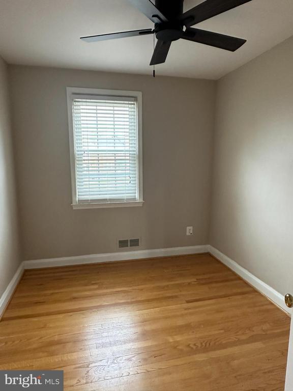 Building Photo - 1530 Cottage Ln