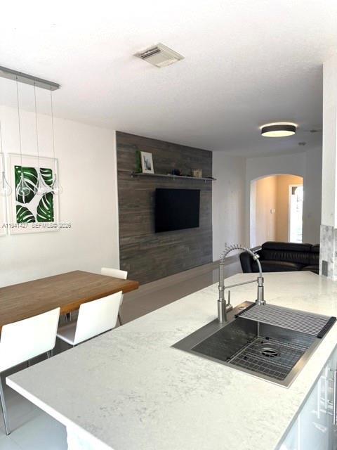 Building Photo - 10850 NW 82nd Terrace