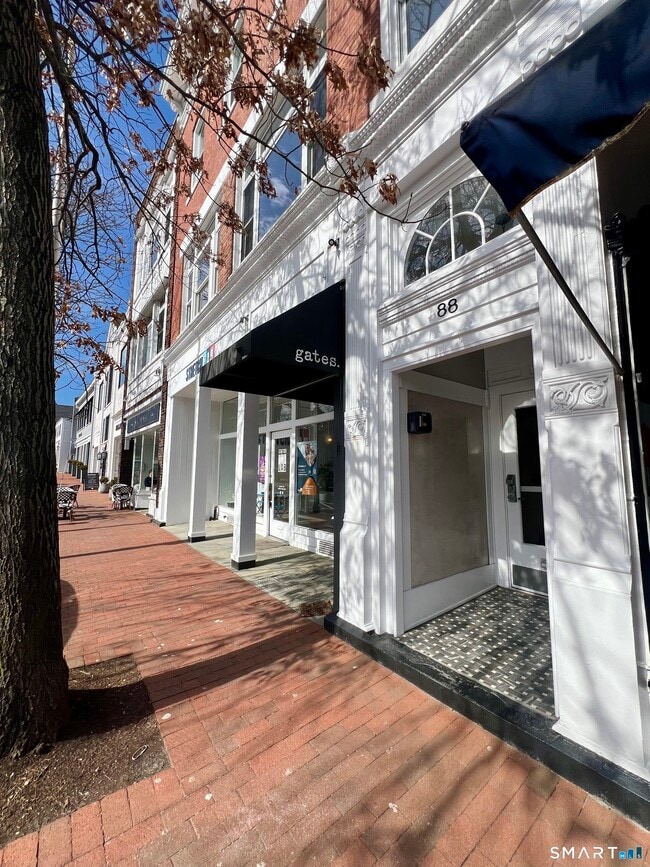 Building Photo - 88 Main St