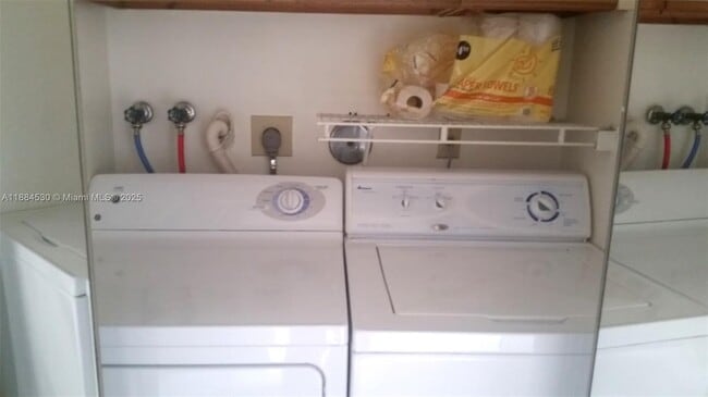 Building Photo - 4599 Carambola Cir S