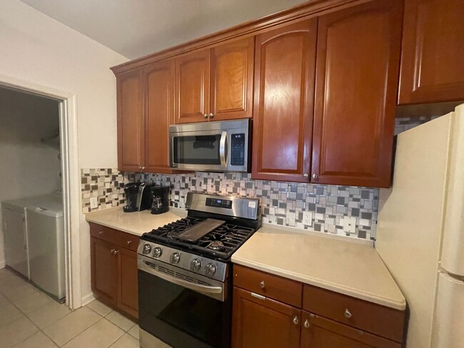 Building Photo - Condo unit 2BR 2 Baths 55+ and older