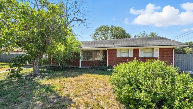 Primary Photo - 476 Granada Dr