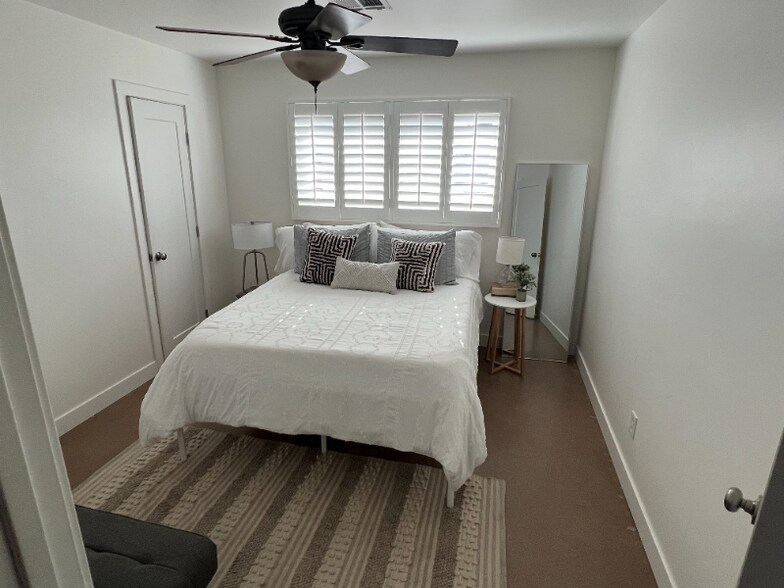 Building Photo - 6438 E Sheridan St