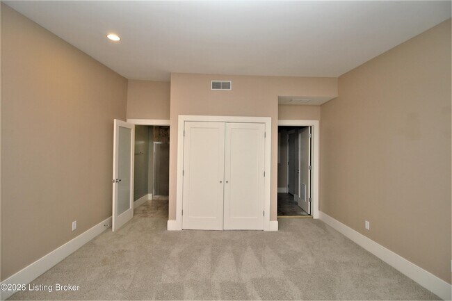 Building Photo - 2920 Frankfort Ave
