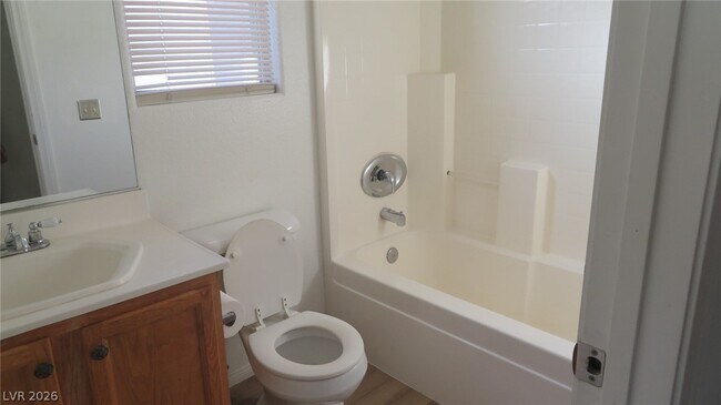 Building Photo - 3014 Sunrise Bay Ave