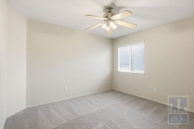 Building Photo - 10520 Fosseway Dr