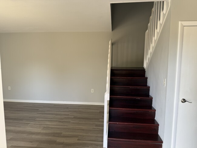 Building Photo - 3221 Meridian Way S